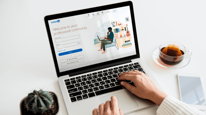 How to use LinkedIn effectively in job search